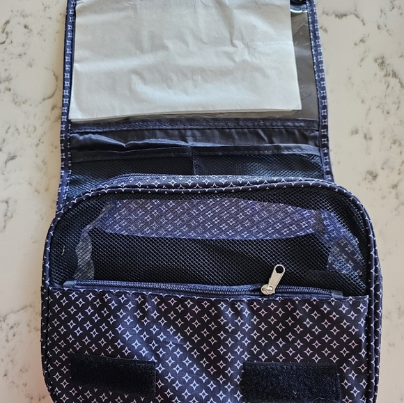 Avon Hanging Toiletry Organizer - Picture 6 of 6